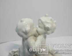 Antique Statue Kissing Kids Porcelain Hutschenreuther Germany Sculpture Figurine