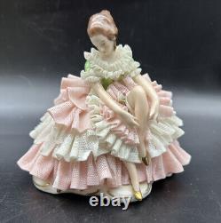 Antique Vintage Dresden Lace Seated Lady Ballerina Dancer Figurine German 5.5