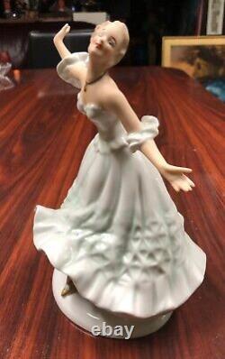 Fabulous Vintage Wallendorf Porcelain Dancing Lady