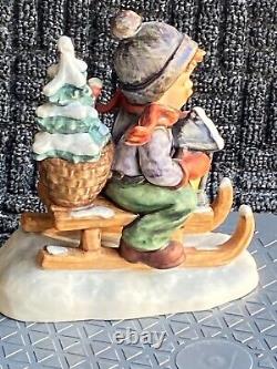 Goebel Hummel Vintage 1971 Ride Into Christmas Figurine #396TMK5 FigurineMINT