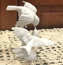 KAISER BOCHMANN TITMICE Group Kiss LOVEBIRDS Vintage Porcelain Bisque FIGURINE