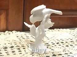 KAISER BOCHMANN TITMICE Group Kiss LOVEBIRDS Vintage Porcelain Bisque FIGURINE