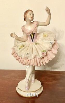 Lovely 7.75 Vintage VOLKSTEDT Germany Ballet Dancer w Lace Porcelain Figurine