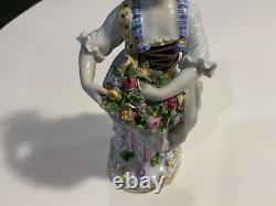 Pair Antique Meissen Porcelain Figurine Man & Woman with Flower Basket 1850-1899