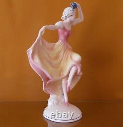 VINTAGE GERMANY PORCELAIN Figurine DANCING LADY HOLDING GRAPES Hertwig Katzhutte