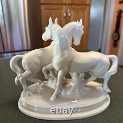 VTG. 1960's WHITE PORCELAIN WILD HORSES In Love FIGURINE GERMAN Pristine 11