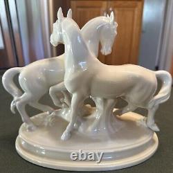 VTG. 1960's WHITE PORCELAIN WILD HORSES In Love FIGURINE GERMAN Pristine 11