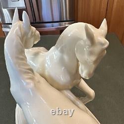 VTG. 1960's WHITE PORCELAIN WILD HORSES In Love FIGURINE GERMAN Pristine 11