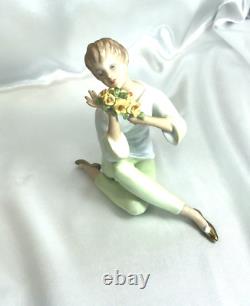 Vintage 1764 Wallendorf Porcelain Figurine Lady with Flowers Made in Germany