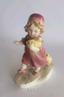 Vintage 1914 1945 Hertwig & Co. Katzhutte Figurine, Girl with Chicks