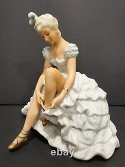 Vintage 1957 Schaubach Kunst / Goebel Porcelain Ballerina Figurine Germany