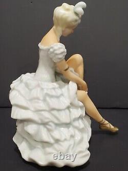 Vintage 1957 Schaubach Kunst / Goebel Porcelain Ballerina Figurine Germany