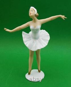 Vintage GERMAN Wallendorf BALLERINA Model 1755 22cm H Excellent