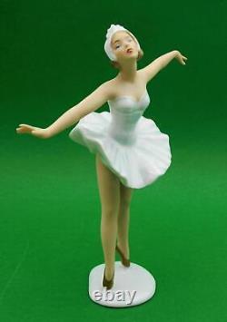 Vintage GERMAN Wallendorf BALLERINA Model 1755 22cm H Excellent