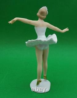 Vintage GERMAN Wallendorf BALLERINA Model 1755 22cm H Excellent