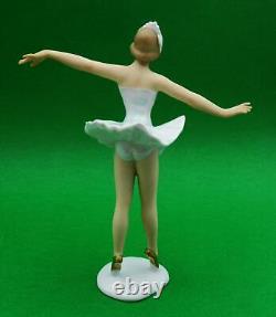 Vintage GERMAN Wallendorf BALLERINA Model 1755 22cm H Excellent