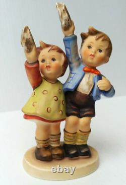 Vintage GOEBEL HUMMEL FIGURINE 153/0 Auf Wiedersehen W. Germany