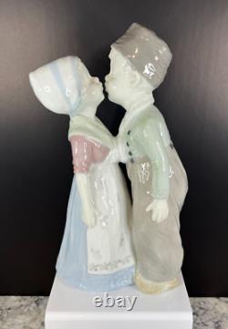 Vintage Gebruder Heubach Dutch Boy & Girl Kissing Porcelain Figurine 9 inch