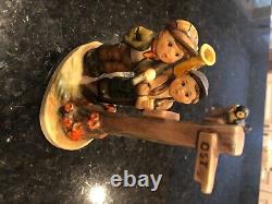 Vintage Goebel 331 Crossroads Figurine