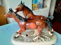 Vintage Porcelain Figurine Running Horses Hertwig Katzhutte 15 MADE IN GERMANY