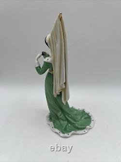 Vintage Porcelain Medieval Queen With Parrot By Dressel Kister & Cie Passau 10