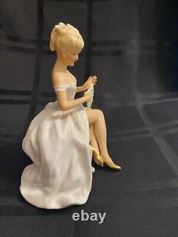 Vintage Schaubach Kunst Figurine Elegant Lady With Fan on Bench Germany