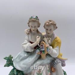 Vintage UNTERWEISSBACH Germany Hand-painted Porcelain Courting Couple /hge